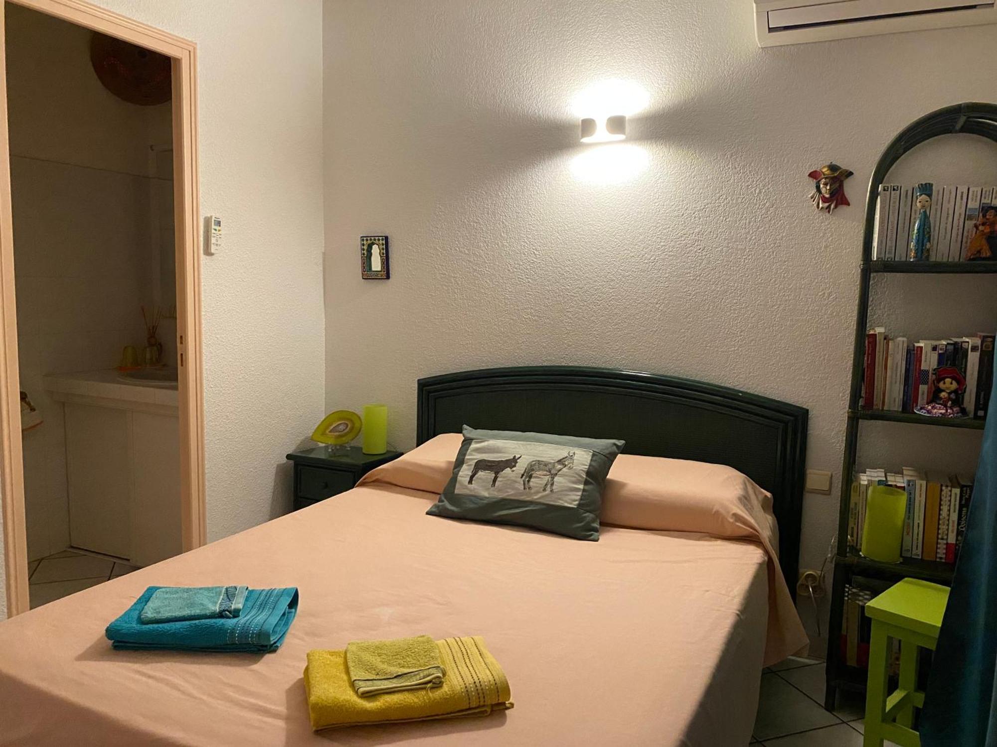 Chambres Table D'Hotes Carpe Diem Villeneuve-la-Rivière Esterno foto